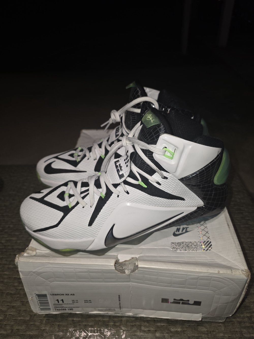 Nike LEBRON 12 'All Star' Sz. 11 White & Black Basketball Shoes